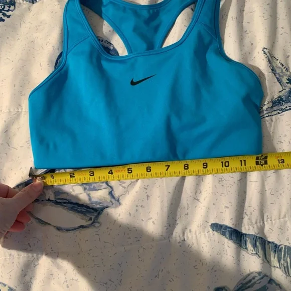 EUC Nike Women's Vibrant Blue Sports Bra size Medium - Picture 4 of 4